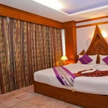 Patong Beach Bed And Breakfast-3
